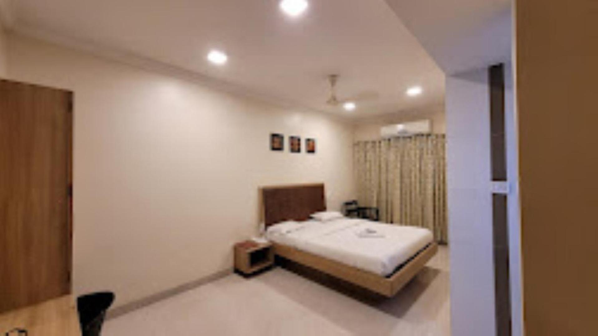 Hotel Maratha Palace,Satara Exterior foto