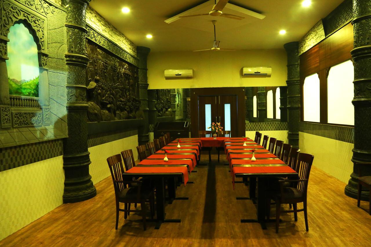 Hotel Maratha Palace,Satara Exterior foto